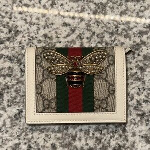 Gucci Queen Margaret Bee GG coated Leather Folding Wallet Cream